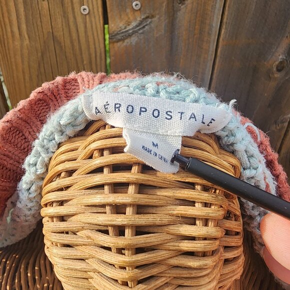 Aeropostale Pastel Block Color's  Knit Sweater Size Medium V Neck Cropped - Picture 6 of 6